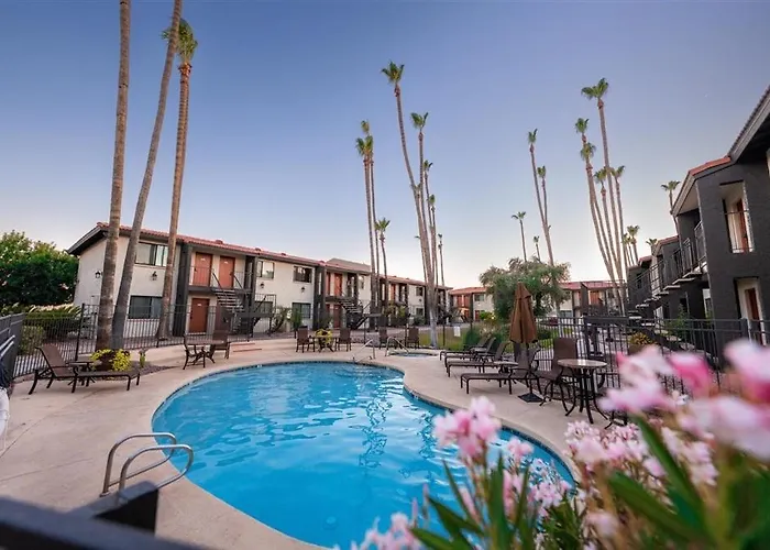 205 Fully Furnished 1br Suite-prime Location Apartament