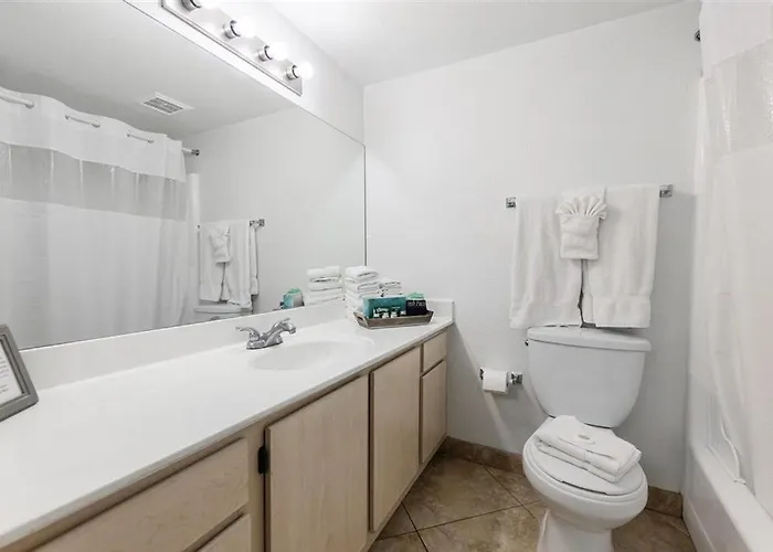 205 Fully Furnished 1br Suite-prime Location Apartament *